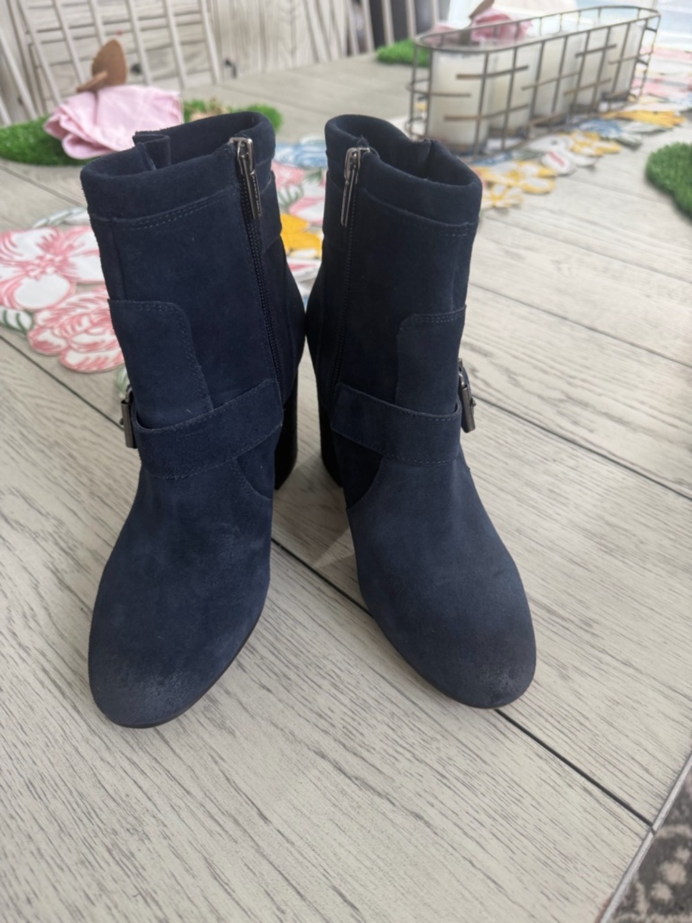 Vince Camuto Simlee Navy Suede Buckle Ankle Boots 7.5 M EUC - Picture 4 of 7